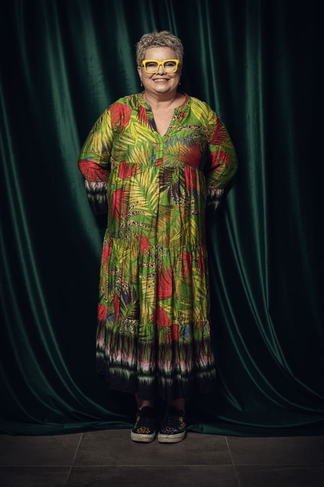 lucie foto v barevnych satech